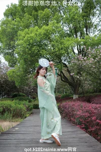 Silk Love Photography No.040: Xiao Meng in Elegant Hanfu and Traditional Styles - image 209