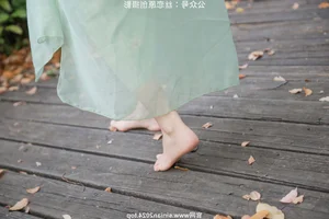 Silk Love Photography No.040: Xiao Meng in Elegant Hanfu and Traditional Styles - image 1