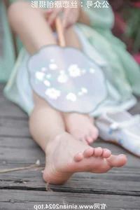 Silk Love Photography No.040: Xiao Meng in Elegant Hanfu and Traditional Styles - image 19
