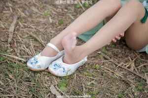 Silk Love Photography No.040: Xiao Meng in Elegant Hanfu and Traditional Styles - image 22