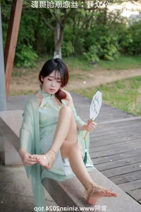 Silk Love Photography No.040: Xiao Meng in Elegant Hanfu and Traditional Styles - image 20