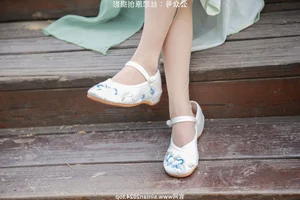 Silk Love Photography No.040: Xiao Meng in Elegant Hanfu and Traditional Styles - image 228