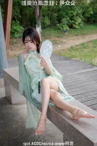 Silk Love Photography No.040: Xiao Meng in Elegant Hanfu and Traditional Styles - image 115