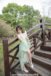 Silk Love Photography No.040: Xiao Meng in Elegant Hanfu and Traditional Styles - image 170