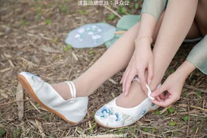 Silk Love Photography No.040: Xiao Meng in Elegant Hanfu and Traditional Styles - image 56