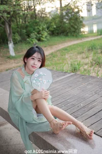 Silk Love Photography No.040: Xiao Meng in Elegant Hanfu and Traditional Styles - image 62