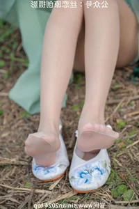 Silk Love Photography No.040: Xiao Meng in Elegant Hanfu and Traditional Styles - image 158