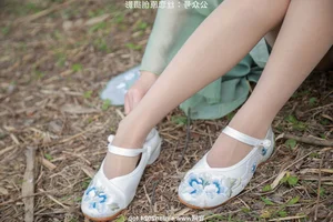 Silk Love Photography No.040: Xiao Meng in Elegant Hanfu and Traditional Styles - image 247
