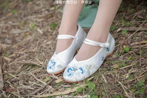 Silk Love Photography No.040: Xiao Meng in Elegant Hanfu and Traditional Styles - image 131