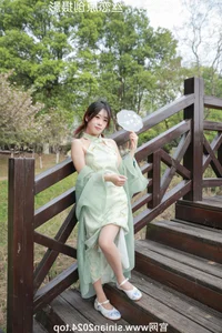 Silk Love Photography No.040: Xiao Meng in Elegant Hanfu and Traditional Styles - image 99