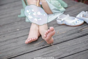 Silk Love Photography No.040: Xiao Meng in Elegant Hanfu and Traditional Styles - image 141
