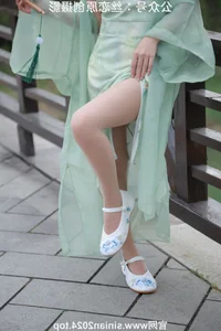 Silk Love Photography No.040: Xiao Meng in Elegant Hanfu and Traditional Styles - image 217