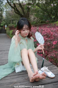 Silk Love Photography No.040: Xiao Meng in Elegant Hanfu and Traditional Styles - image 122