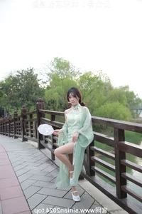 Silk Love Photography No.040: Xiao Meng in Elegant Hanfu and Traditional Styles - image 132
