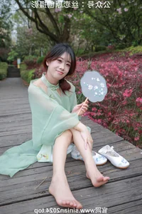 Silk Love Photography No.040: Xiao Meng in Elegant Hanfu and Traditional Styles - image 235