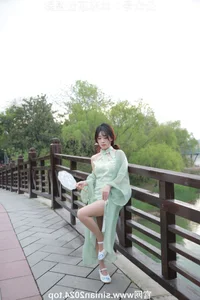 Silk Love Photography No.040: Xiao Meng in Elegant Hanfu and Traditional Styles - image 27