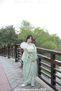Silk Love Photography No.040: Xiao Meng in Elegant Hanfu and Traditional Styles - image 5