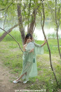 Silk Love Photography No.040: Xiao Meng in Elegant Hanfu and Traditional Styles - image 102