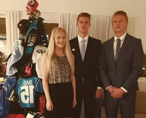 Erling Haaland’s Girlfriend Shares Rare Family Photo with Two-Year-Old Son - image 0