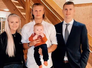 Erling Haaland’s Girlfriend Shares Rare Family Photo with Two-Year-Old Son - image 2