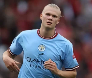 Erling Haaland’s Girlfriend Shares Rare Family Photo with Two-Year-Old Son - image 6