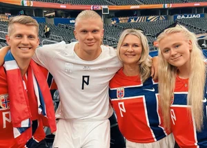 Erling Haaland’s Girlfriend Shares Rare Family Photo with Two-Year-Old Son - image 5