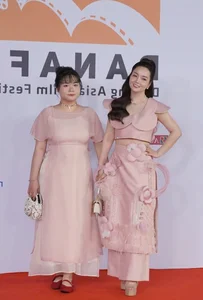 Star-Studded Red Carpet: Vietnamese and Korean Artists at Da Nang Asian Film Festival - image 3