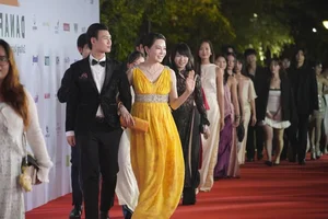 Star-Studded Red Carpet: Vietnamese and Korean Artists at Da Nang Asian Film Festival - image 5