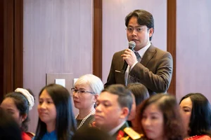 Vietnam National Assembly Chairman Meets Vietnamese Community in Turkey - image 1