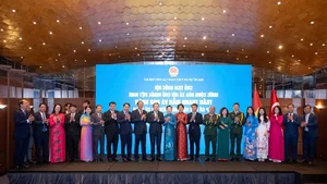 Vietnam National Assembly Chairman Meets Vietnamese Community in Turkey - image 4
