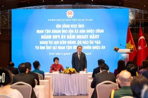 Vietnam National Assembly Chairman Meets Vietnamese Community in Turkey - image 5