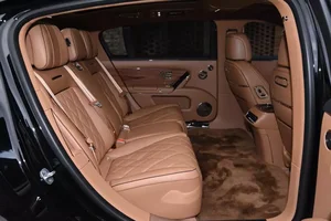Huawei Unveils Luxury Maextro S800 Sedan to Compete with Premium EVs - image 6