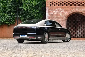 Huawei Unveils Luxury Maextro S800 Sedan to Compete with Premium EVs - image 14