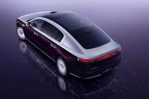 Huawei Unveils Luxury Maextro S800 Sedan to Compete with Premium EVs - image 2