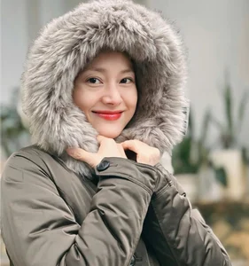 Miss Vietnam Do Thi Ha Looks Gorgeous While Actress Bao Thanh Buys New Car - image 3