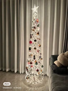 Unique Christmas Tree Designs That Every Woman Will Fall in Love With - image 3