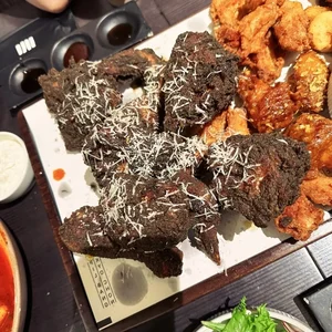 Inside the Luxurious Seoul Food Tour of Vietnam's Retail Tycoon Family Member - image 7
