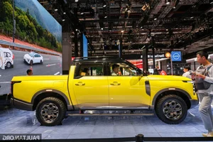 Nissan Unveils New Electric Pick-up: Navara's Big Brother Coming Soon? - image 8