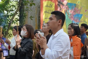 Discover the Sacred Am Tien Relic on Vietnam's Ngan Nua Mountain - image 0