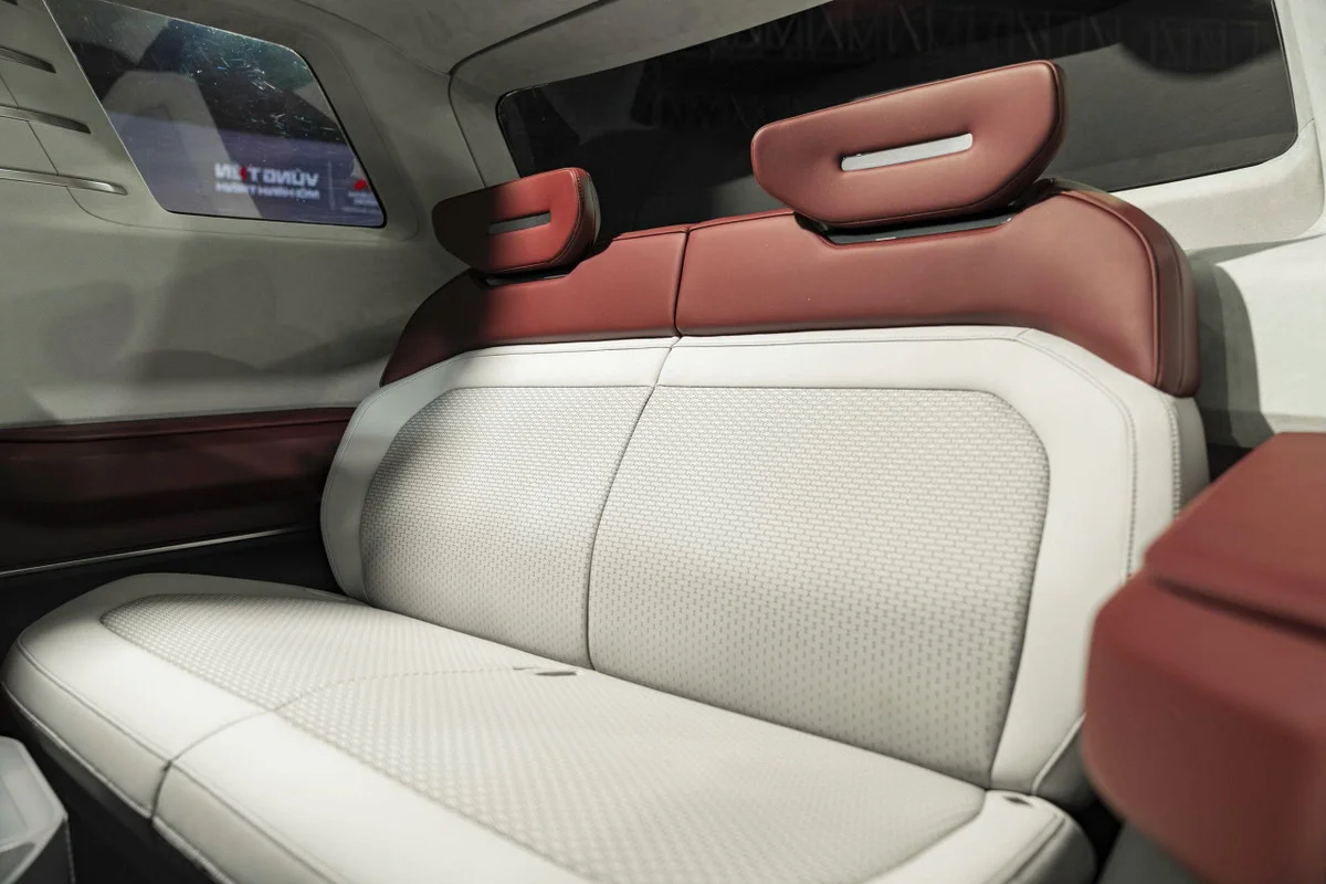 Mitsubishi DST Concept Unveiled: The Future of 7-Seater SUVs in Vietnam