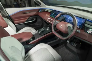Mitsubishi DST Concept Unveiled: The Future of 7-Seater SUVs in Vietnam - image 4