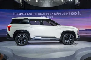 Mitsubishi DST Concept Unveiled: The Future of 7-Seater SUVs in Vietnam - image 5