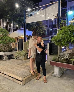 The Heartfelt Conclusion to a Viral 20-Year Age Gap Love Story - image 3