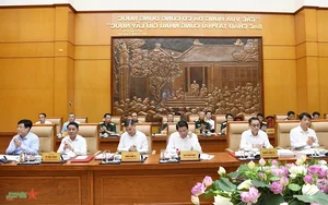 Vietnam Military Party Committee and Armed Forces Strive for Excellence in National Defense - image 1