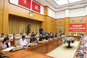 Vietnam Military Party Committee and Armed Forces Strive for Excellence in National Defense - image 5