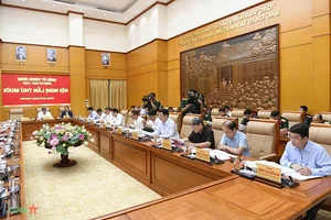 Vietnam Military Party Committee and Armed Forces Strive for Excellence in National Defense - image 0