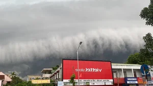 Massive Tsunami Clouds Roll Over Vinh City Signalling Big Storm - image 1