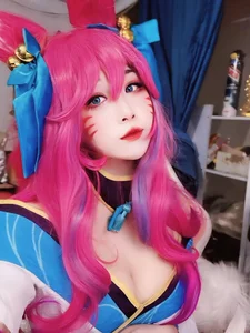 Vietnamese Cosplayer Goes Viral with Stunning Nine-Tailed Fox Cosplay - image 2