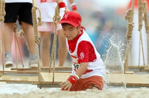 Inspiring Moments: 1,000 Children Participate in Beach Run in Da Nang - image 4