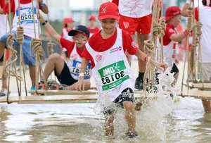 Inspiring Moments: 1,000 Children Participate in Beach Run in Da Nang - image 9